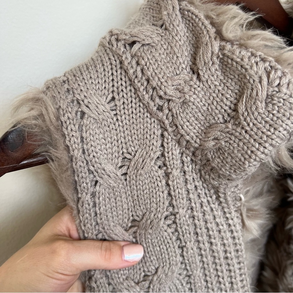Reversible Fur Vest - Picture 6 of 12